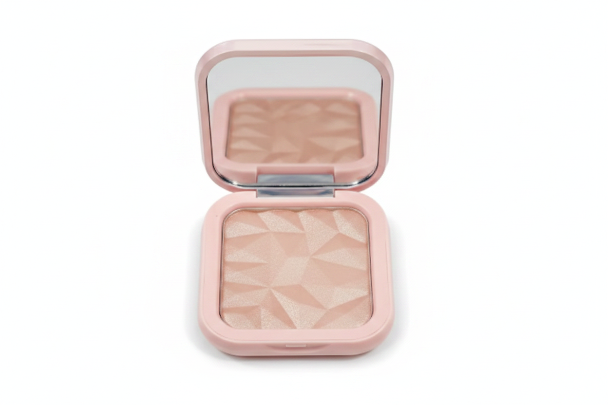 Diamond-Cut Highlighter Powder Compact – 6 Shades, Buildable Glow, All Skin Tones
