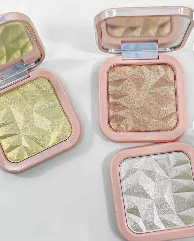 Diamond-Cut Highlighter Powder Compact – 6 Shades, Buildable Glow, All Skin Tones